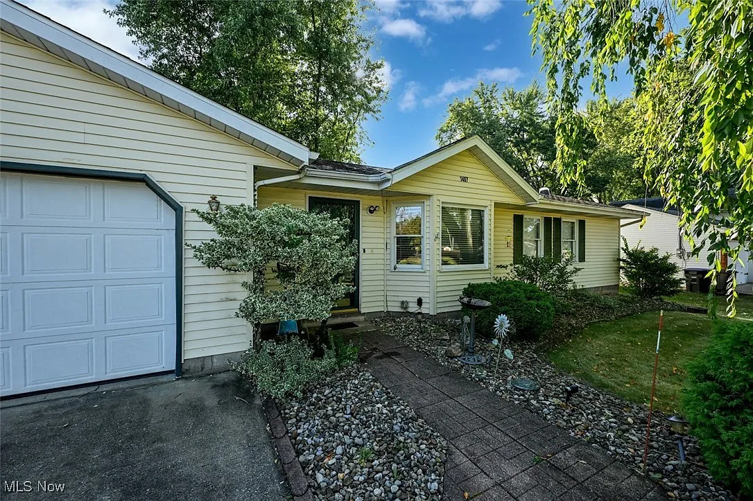 1407 Lincoln Ave photo 1