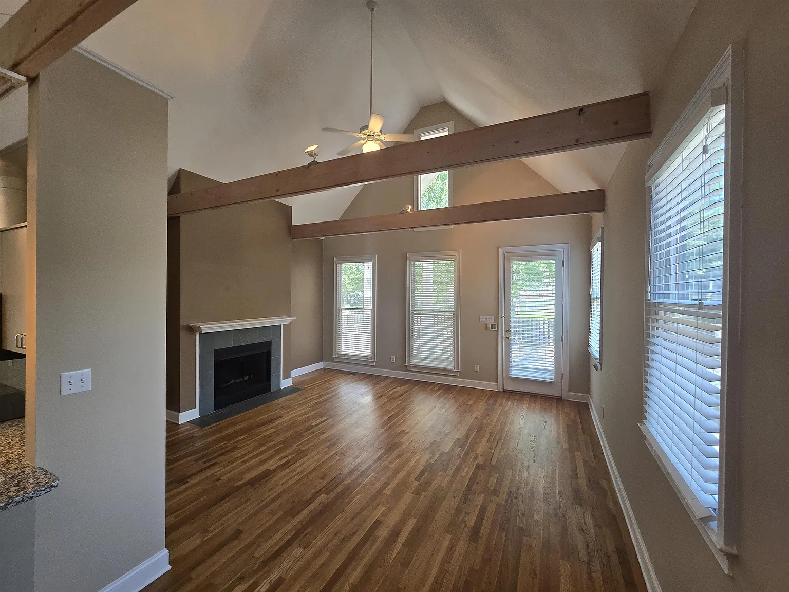 2 bed, 2.0 bath, 1541 sqft, $2,450 — Photo 4