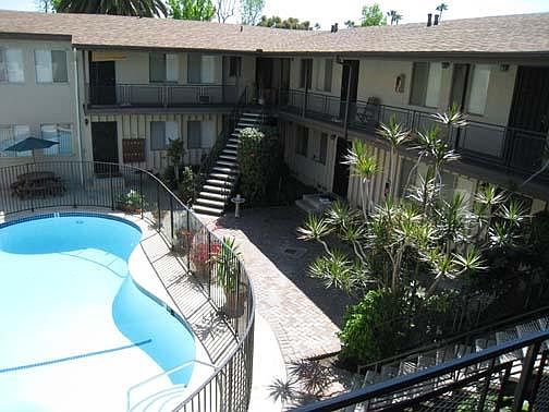 3rd image of 1609 Fair Oaks Ave APT 12