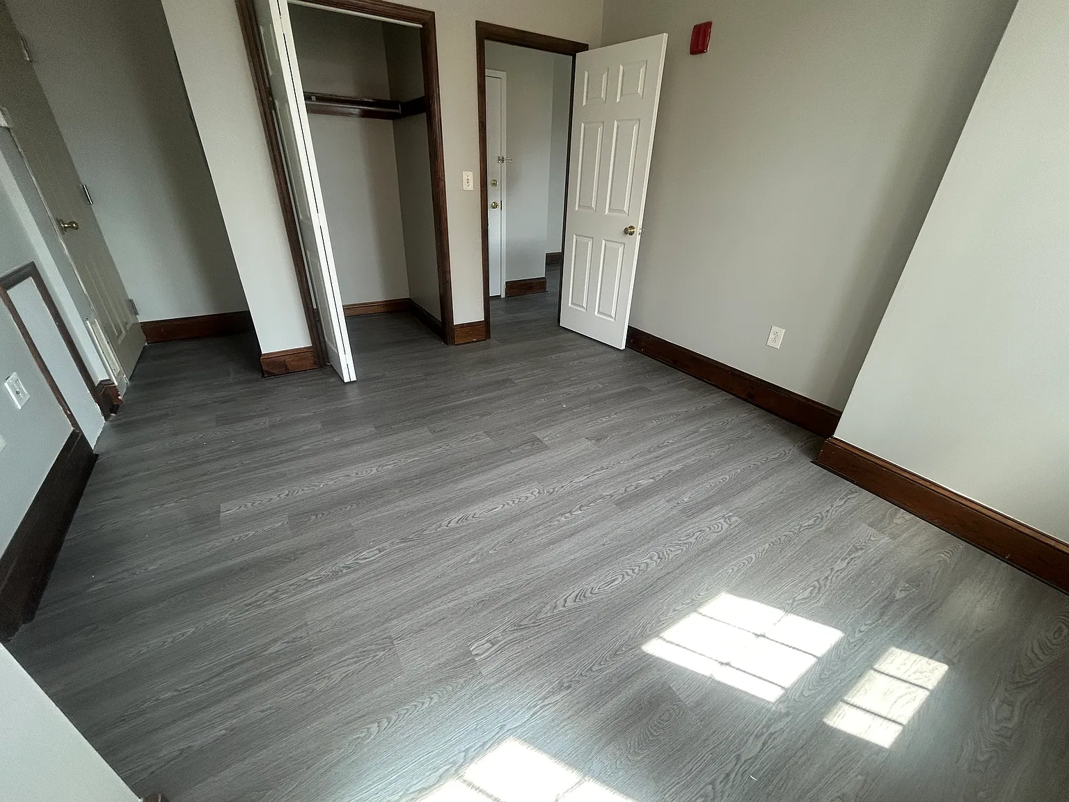 1 bed, 750 sqft, $1,050 — Photo 2
