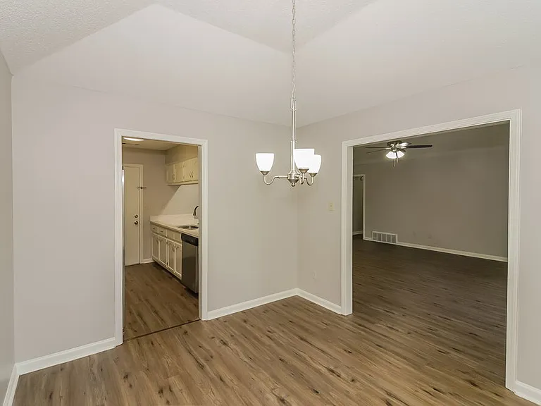 6640 Elmore Ridge Ln — Photo 5