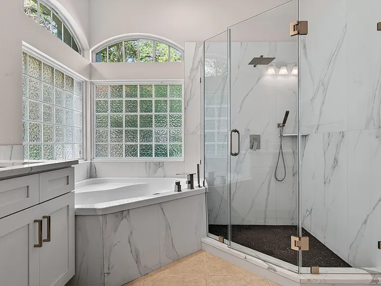 16301 Sambourne Ln — Photo 8