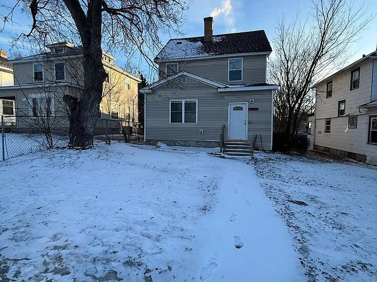 2110 Lyndale Ave N — Photo 31