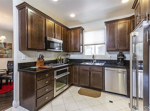 4th image of 4424 Whitsett Ave APT 205