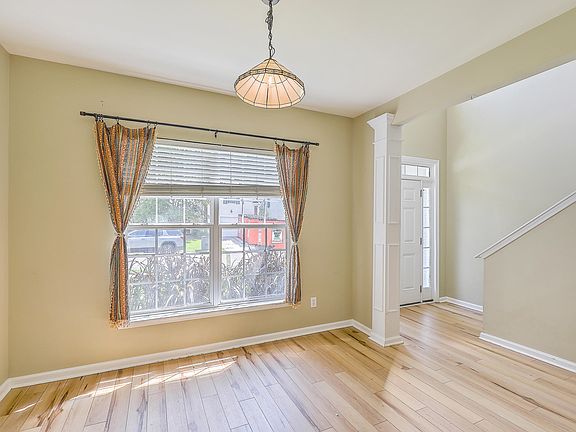 4th image of 3012 Ellington Dr