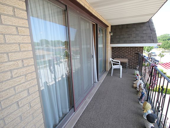 2nd image of 4121 W 93rd Pl APT 2E