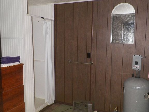 5th image of 375 Fetterman Ln