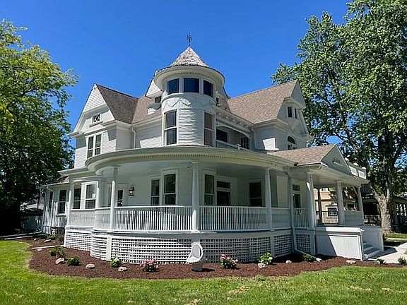 107 W South St, Crown Point, IN 46307 | Zillow