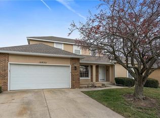 10932 W 97th Cir, Overland Park, KS 66214