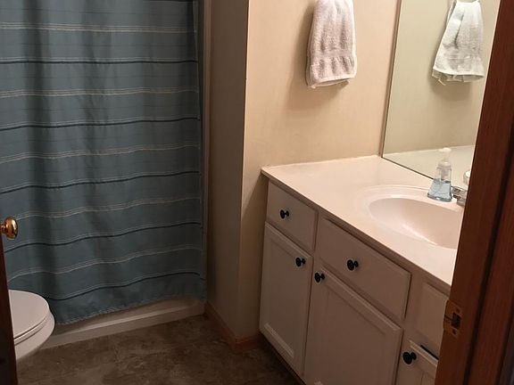 Full Bathroom upstairs