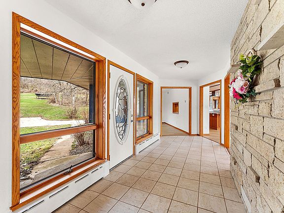 5th image of 27096 Sevastopol Rd