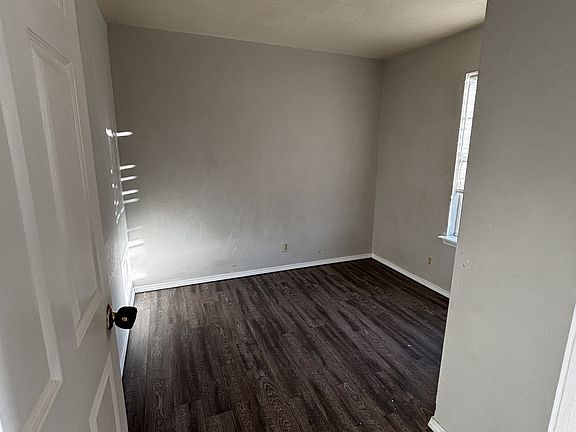 3rd image of 301 N Rogers St APT 3