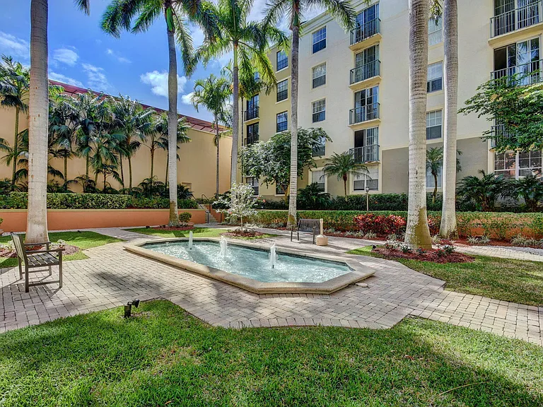 651 Okeechobee Blvd #1008 — Photo 54