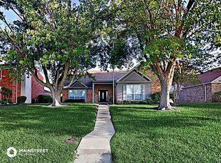 920 Eagle Dr, Desoto, TX 75115