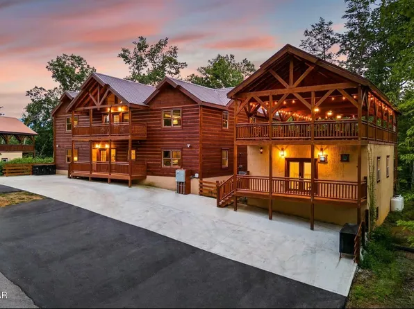 4211 Dollys Dr, Sevierville, TN 37876