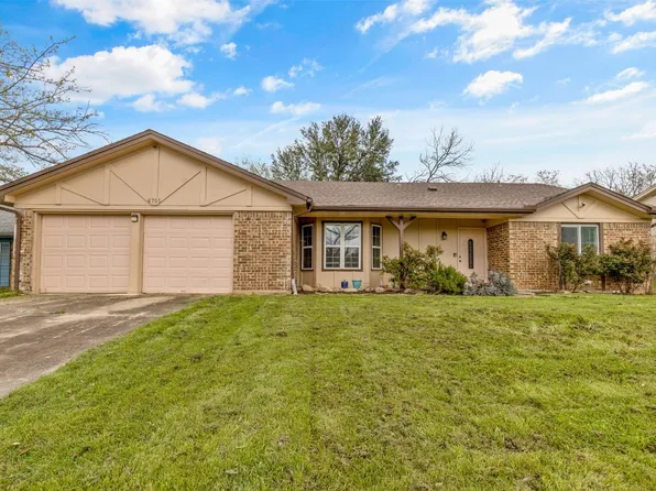 6705 Fair Meadows Dr, North Richland Hills, TX 76182