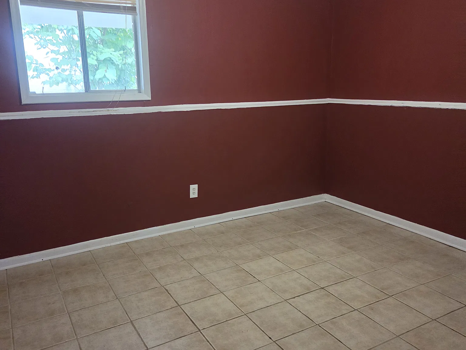 6 bed, 1073 sqft, $2,050 — Photo 4