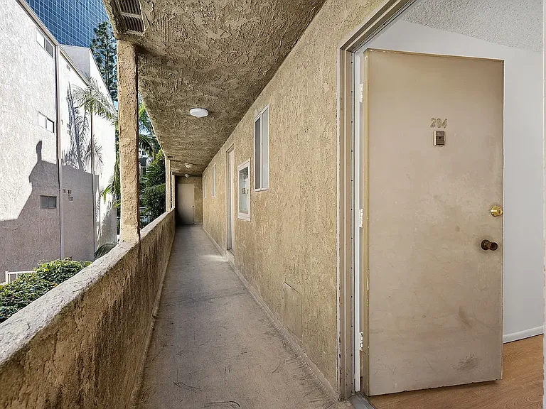 Goshen Apartments — Photo 10