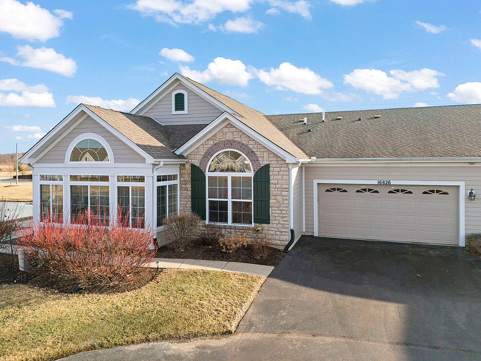 1st image of 16626 S Fox Run Cir