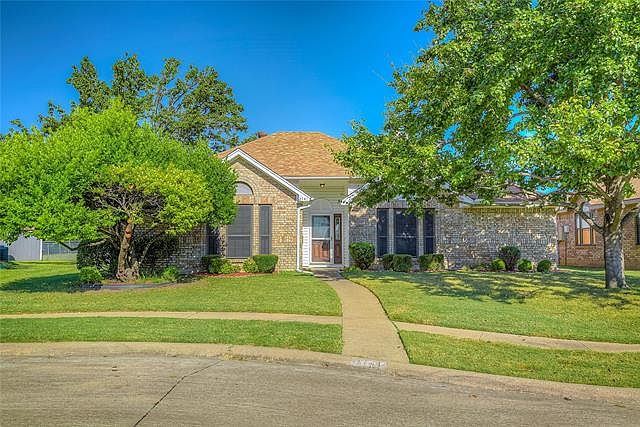 1st image of 2141 Live Oak Dr