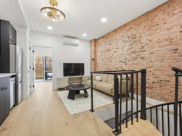 1851 Cornelia Street image 1 of 18