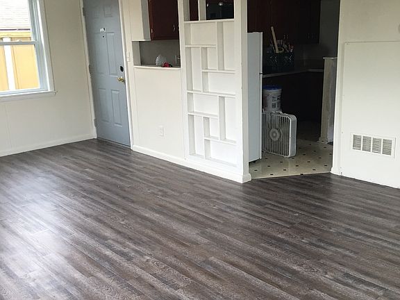 4th image of 123 Market St APT 1
