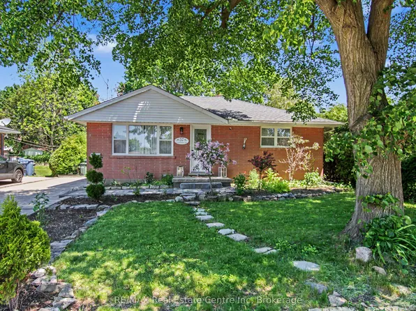 57 Vancouver Dr, Guelph, ON N1E 2G1