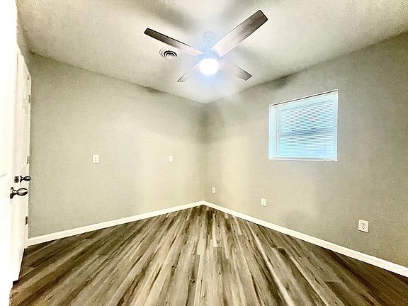 4th image of 110 E Illinois Ave APT 5