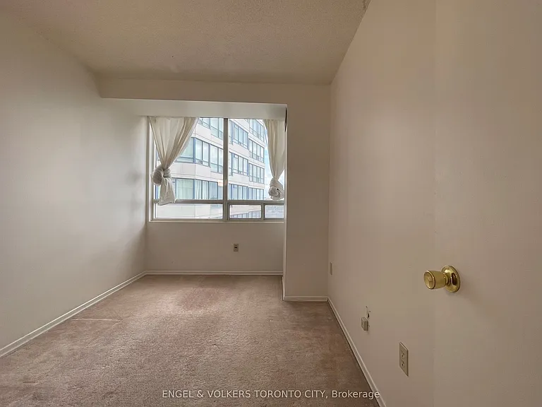 3050 Ellesmere Rd #1402 — Photo 6