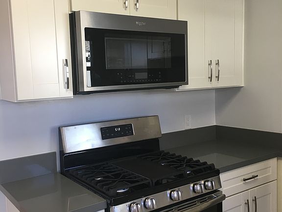 4th image of 352 Stowell Ave
