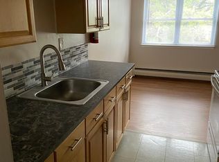 84 Manchester Ct APT H, Freehold, NJ 07728
