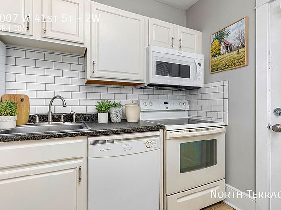 2nd image of 1007 W 41st St APT 2W