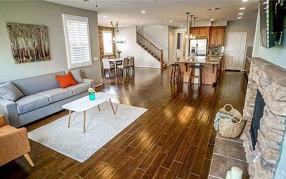 4th image of 24533 Rosette Ln