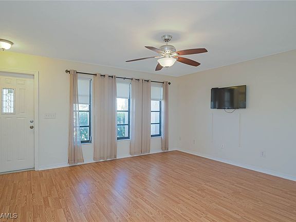 5th image of 1818 SE 5th St