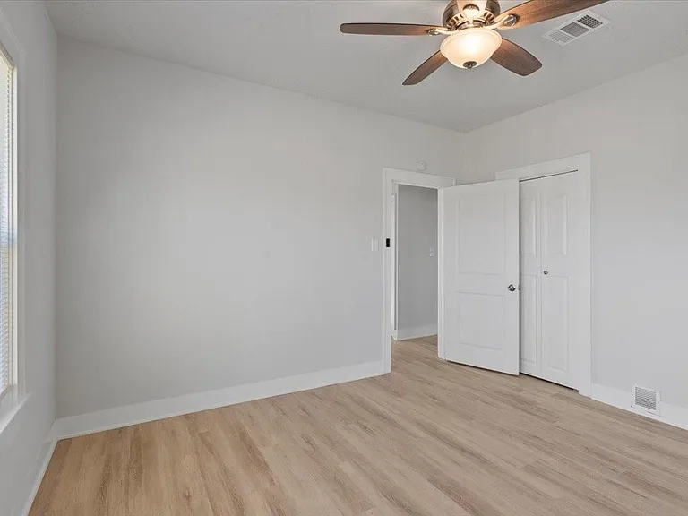 1118 Elliston St — Photo 21