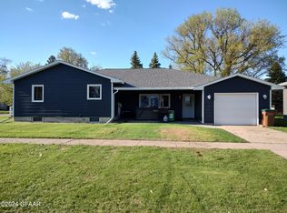 311 George St, Drayton, ND 58225