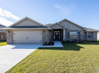 6287 Pineapple Dr, Milton, FL 32570