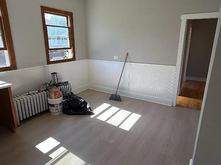 3312 E 136th St #1R — Photo 2