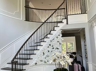 12 Horseshoe Ct, Monroe, NJ 08831