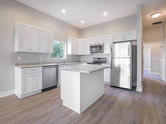 3rd image of 2176 Capital Cir SE #210