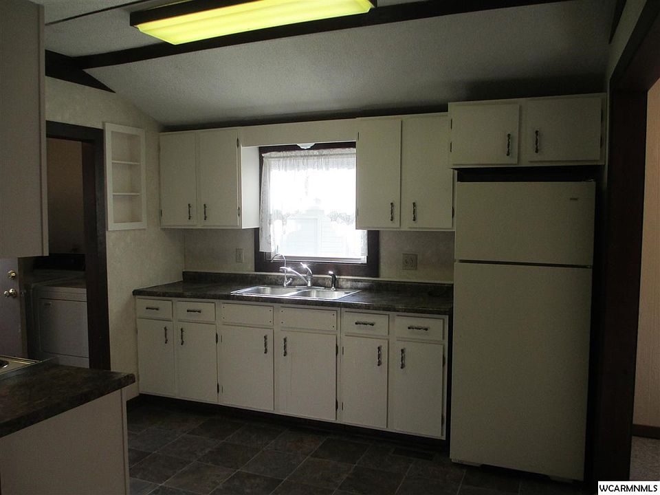 1st image of 455 W 1st St