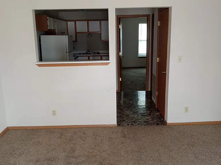 Pine View Apartments — Photo 9