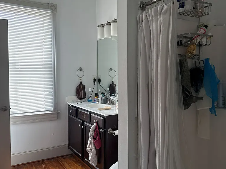 1307 Bainbridge St — Photo 6
