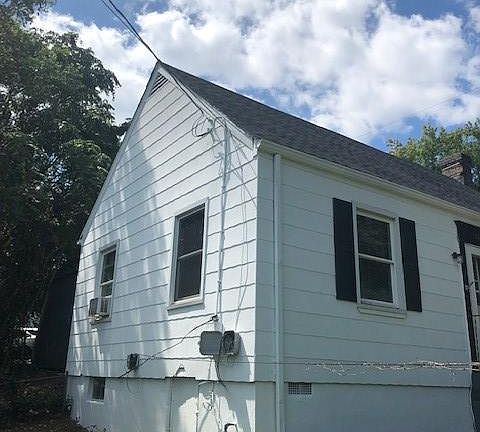 3rd image of 115 Morgan St
