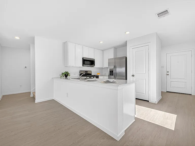 28522 Golden Hay Dr — Photo 8
