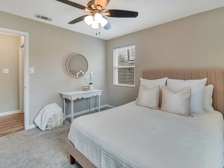 1015 Reita St — Photo 18