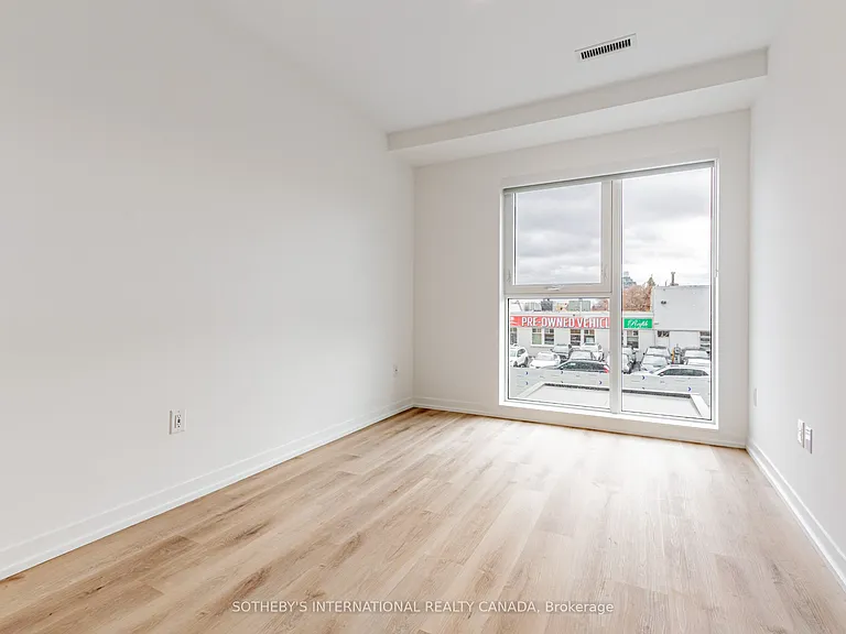 5 York Rd #TH101 — Photo 10