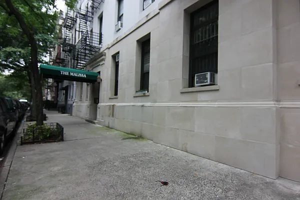 Rented by Voro, LLC | media 24