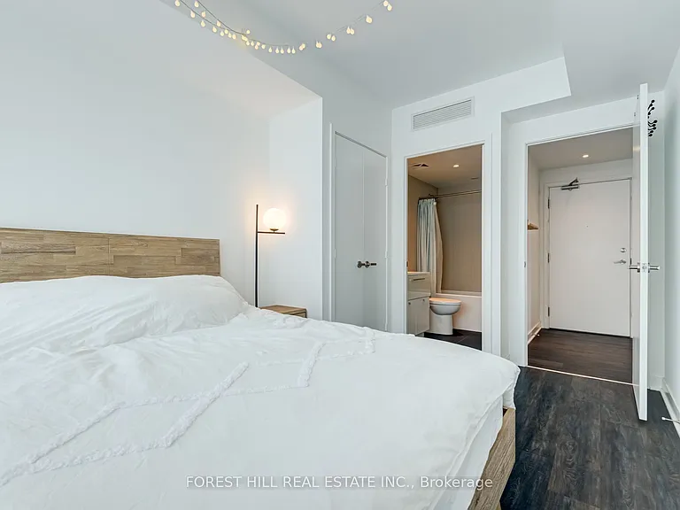15 Grenville St #4708 — Photo 22