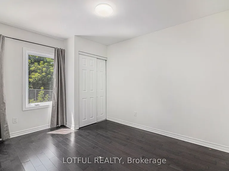 278 Shakespeare St #2 — Photo 5
